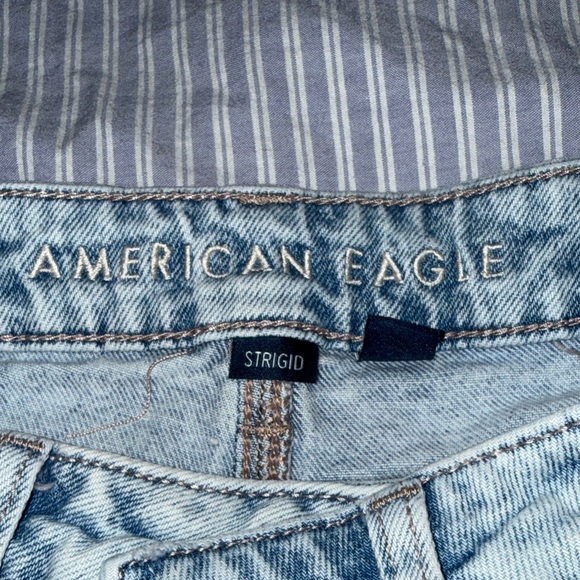 American Eagle Outfitters Women's Light Blue Distressed Jean Shorts - Picture 2 of 4